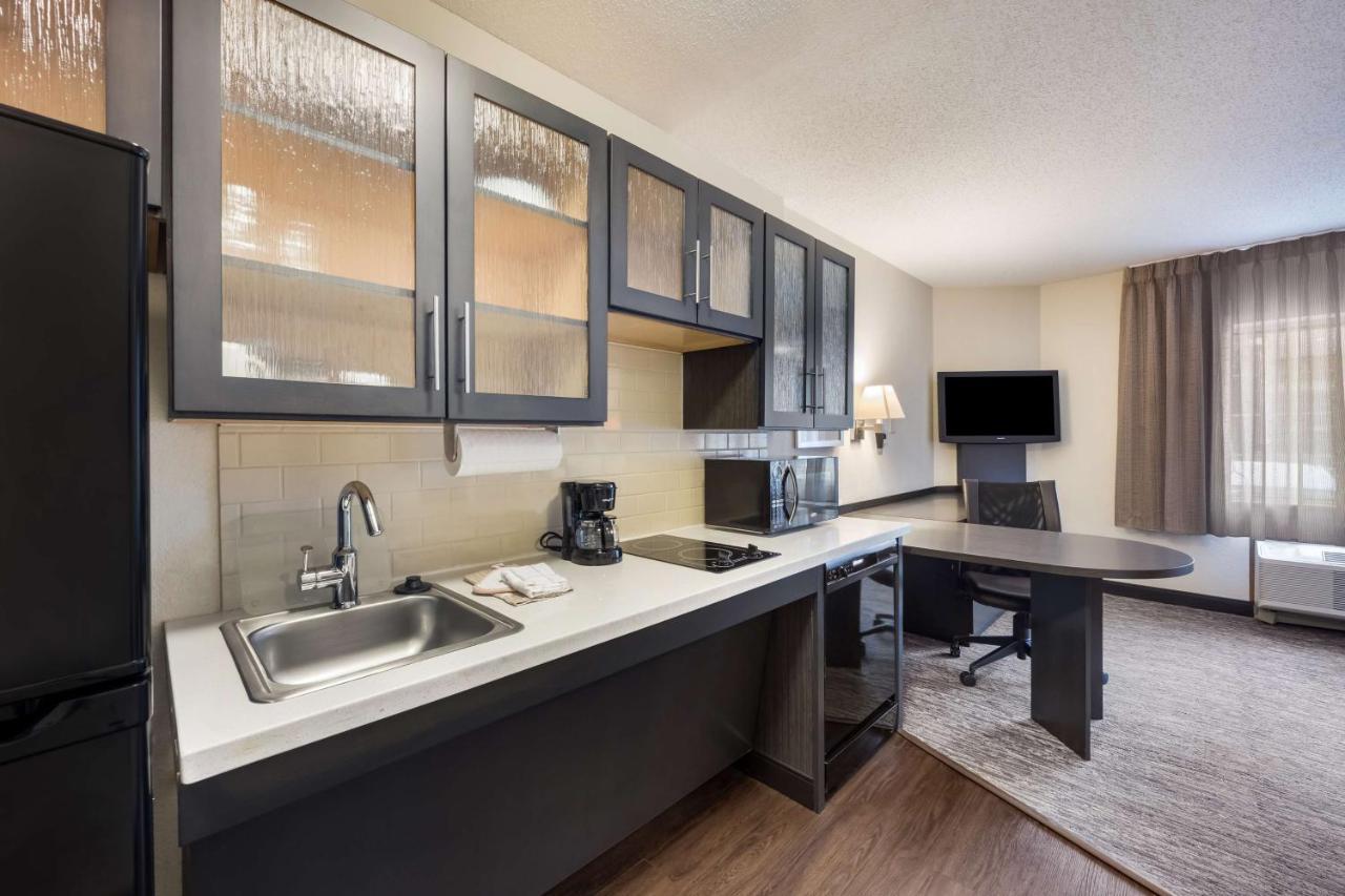 Sonesta Simply Suites Phoenix Glendale Bagian luar foto