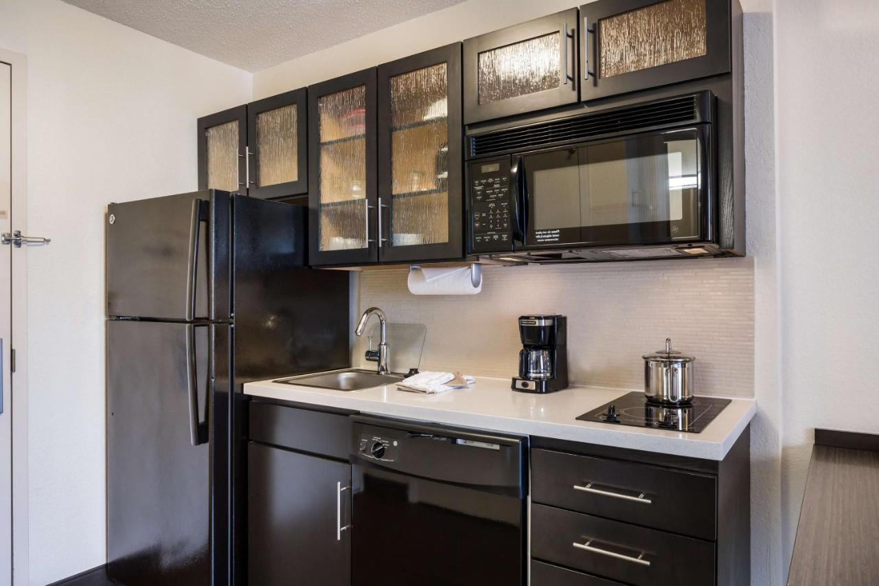 Sonesta Simply Suites Phoenix Glendale Bagian luar foto